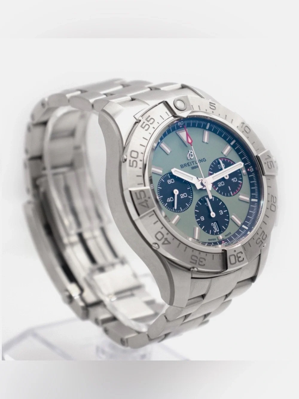 Breitling Avenger B01 Watch Chronograph 44mm Green Dial AB0147101L1A1